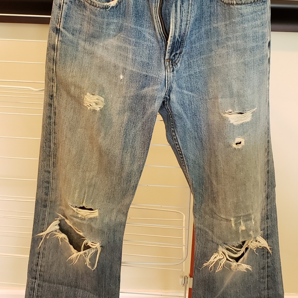 Used naturally ripped 1969 GAP 👢 fit blue jeans